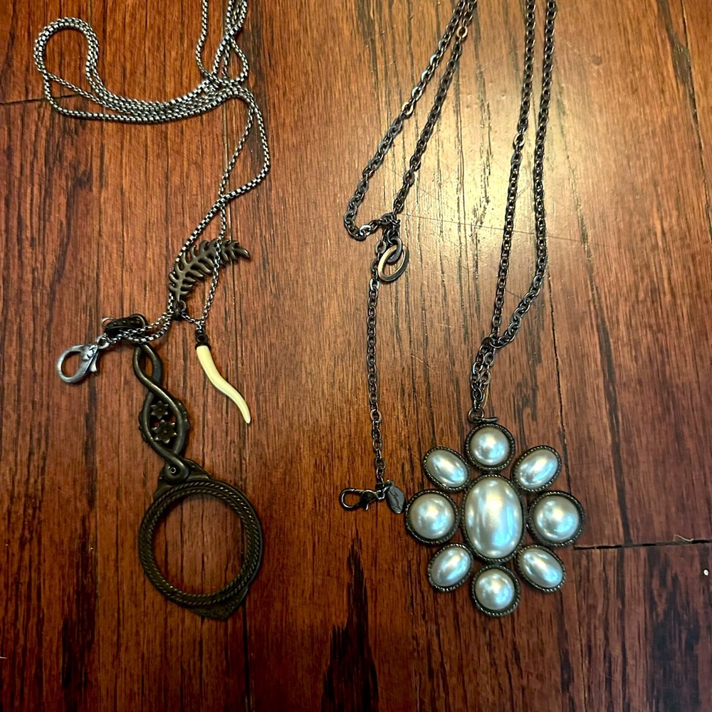 Two costume jewelry necklaces